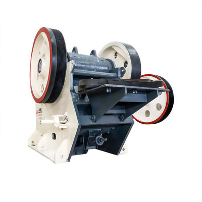 Mobil Küçük Çene Mühürleyici Makine 100 200 Tph 600mm Girdi Boyutu ile